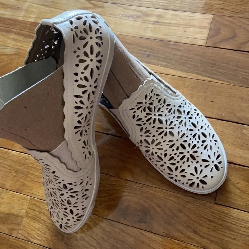 Aerin Flats Murex Lazer Cutouts Loafers